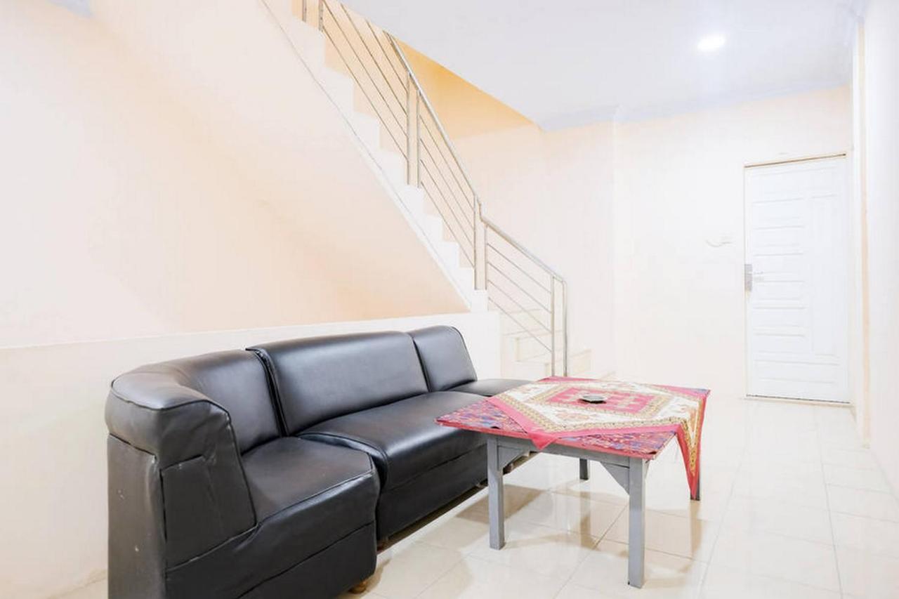 Waringin Residence Redpartner Medan Extérieur photo